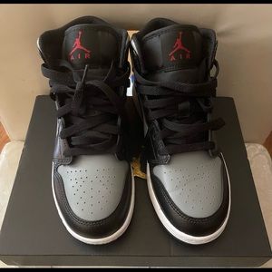 Size 4y big kids Air Jordan Mid!